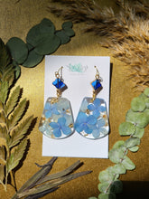 Load image into Gallery viewer, Summer Collection- bell drop hydrangea with vintage glass bead