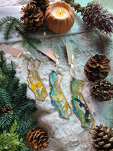 Load image into Gallery viewer, Holiday Ornament- California Coast with pressed poppy