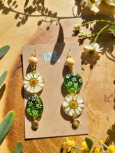 Load image into Gallery viewer, Spring Butterfly Collection- mismatch Daisies with painted resin