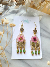 Load image into Gallery viewer, Spring Collection-Pink tea tree blossom, Vintage Glass beads