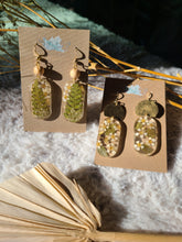 Load image into Gallery viewer, Ferns, toyon flower earrings