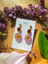 Load image into Gallery viewer, Little pink chrysanthemum on posts