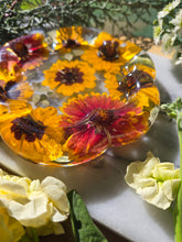 Load image into Gallery viewer, Bubble Edged Fall Flower Tray, 5 inches