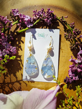 Load image into Gallery viewer, Hydrangea Earrings