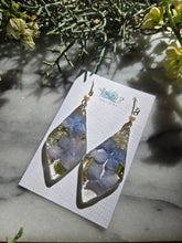 Load image into Gallery viewer, Large hydrangea Earrings