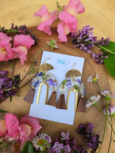 Load image into Gallery viewer, Spring Arch Earrings