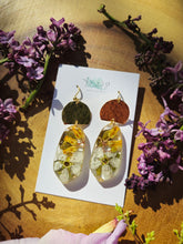 Load image into Gallery viewer, Little white blossom earrings