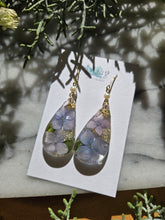Load image into Gallery viewer, Hydrangea Earrings