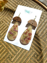 Load image into Gallery viewer, Fall Collection- Blushing Yarrow Teardrop