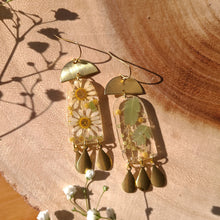 Load image into Gallery viewer, Little spring daisy dangle, real pressed flower in resin, mismatched, brass tassel