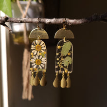 Load image into Gallery viewer, Little spring daisy dangle, real pressed flower in resin, mismatched, brass tassel