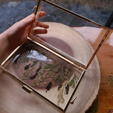 Load image into Gallery viewer, Rectangular Orchid Clutch, resin clutch, removable golden crossbody chain, 8 inches x 4.5 inches