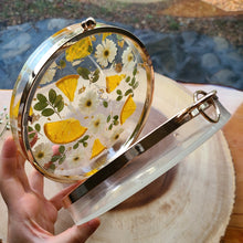 Load image into Gallery viewer, Round Blossom Clutch, resin clutch, removable golden crossbody chain, 7 inches in diameter