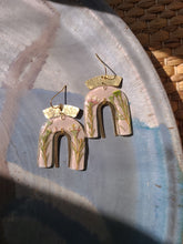 Load image into Gallery viewer, Spring collection-dusty pink blossom arch, real pressed flower in resin, hammered brass