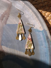 Load image into Gallery viewer, Spring collection-dusty pink blossom, real pressed flower in resin, hammered brass, geometric earring
