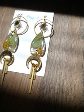 Load image into Gallery viewer, Spring translucent collection- Moon beam eucalyptus, baby's breath, real pressed flowers in resin