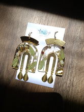 Load image into Gallery viewer, Spring translucent collection- botanical arch, real pressed flowers in resin