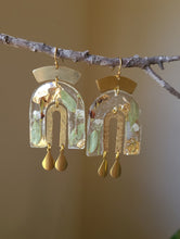 Load image into Gallery viewer, Spring translucent collection- botanical arch, real pressed flowers in resin