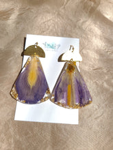 Load image into Gallery viewer, Iris Petal Dangles, real pressed flower in resin, hammered brass