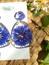 Load image into Gallery viewer, Summer bachelor's button with stainless steel stud top