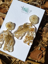 Load image into Gallery viewer, Fall flower arch, bohemian arch, lucite earring
