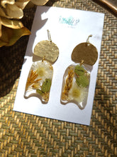 Load image into Gallery viewer, Fall Collection- Golden amaranthus daisy garden dangles, hammered brass