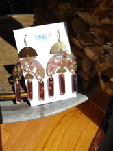 Load image into Gallery viewer, Fall Collection- Blush Yarrow chandelier arch, pink mirror acetate with brass bezel