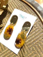 Load image into Gallery viewer, Fall Collection- Coreopsis capsule, mirror acetate stainless steel stud top
