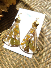 Load image into Gallery viewer, Fall Collection- Garden statement dangles, brass top