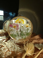 Load image into Gallery viewer, Round California Poppy Clutch, resin clutch, removable golden crossbody chain, 7 inches in diameter