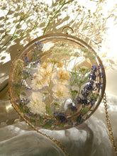Load image into Gallery viewer, Round Garden Flowers Clutch, resin clutch, removable golden crossbody chain, 7 inches in diameter