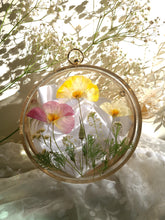 Load image into Gallery viewer, Round California Poppy Clutch, resin clutch, removable golden crossbody chain, 7 inches in diameter