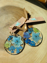 Load image into Gallery viewer, Holiday Ornament-Hydrangea 2.75 inch round ornament