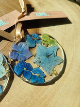 Load image into Gallery viewer, Holiday Ornament-Hydrangea 2.75 inch round ornament