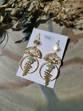 Load image into Gallery viewer, Mountain collection-Sun &Ferns, small white Alyssum flowers, real pressed flower in resin, hammered brass