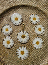 Load image into Gallery viewer, Small Dog Tag- White Daisy, 1.75 inches in diamerer