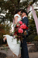 Load image into Gallery viewer, *DOWN PAYMENT* Custom Bridal Bouquet Preservation