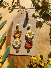 Load image into Gallery viewer, Spring Butterfly Collection- mismatch Daisies with painted resin

