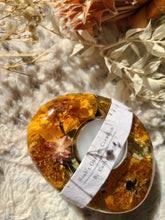 Load image into Gallery viewer, Tea ligh candle holder, orange slices, real dried flower in resin, organic pebbled shape
