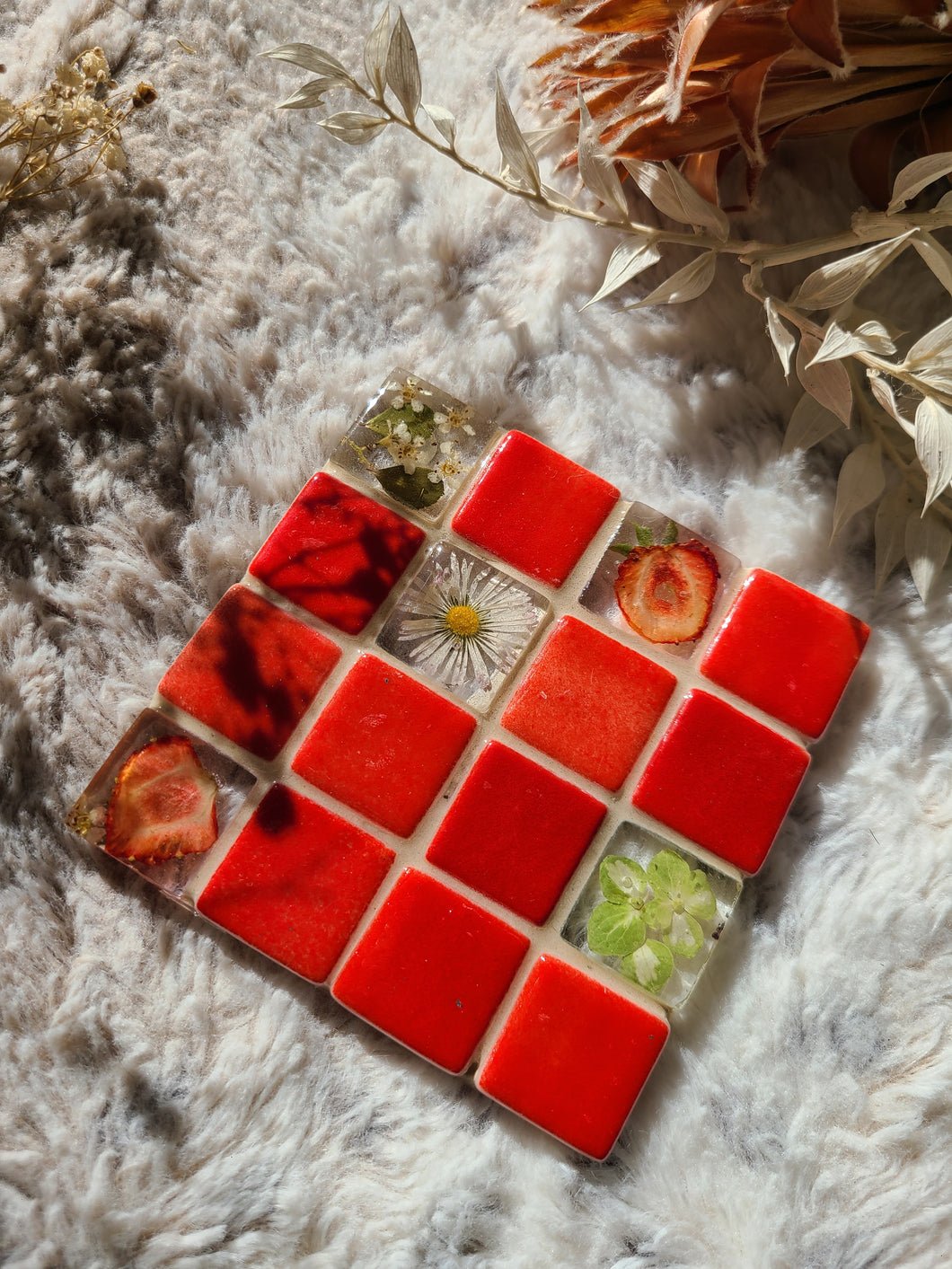 Tiled Coaster- Little strawberries, 4x4, strawberry red