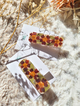 Load image into Gallery viewer, Small Garden hair clips, marigolds, 2.25 inches clips
