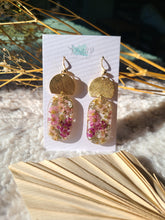 Load image into Gallery viewer, Pink yarrow earrings
