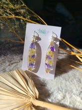 Load image into Gallery viewer, Large corn flower petal, queens Ann&#39;s lace earrings
