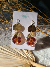 Load image into Gallery viewer, Marigolds, coreopsis earrings
