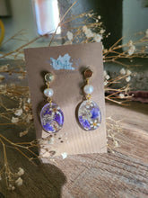 Load image into Gallery viewer, Blue corn flower petals with freshwater pearls, studded earrings
