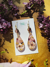 Load image into Gallery viewer, Pink plum blossom Earrings
