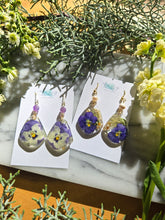 Load image into Gallery viewer, Garden viola earrings
