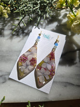 Load image into Gallery viewer, Large hydrangea Earrings
