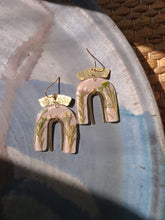 Load image into Gallery viewer, Spring collection-dusty pink blossom arch, real pressed flower in resin, hammered brass

