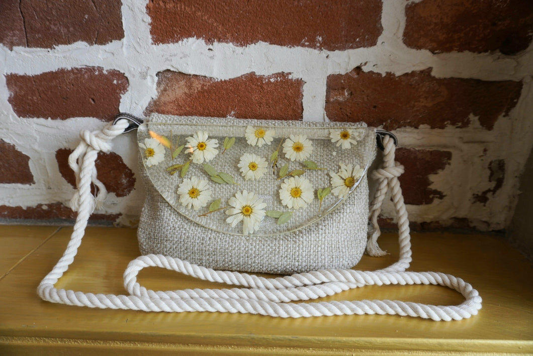 Daisy crossbody bag, 8.25 inches x 6.25 inches daily bag, adjustable/removable straps, magnetic closure, pressed flower in resin, lightweight daily bag
